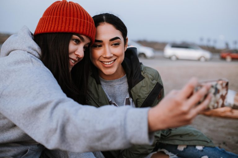 How to Reach the Hispanic Market on Social Media